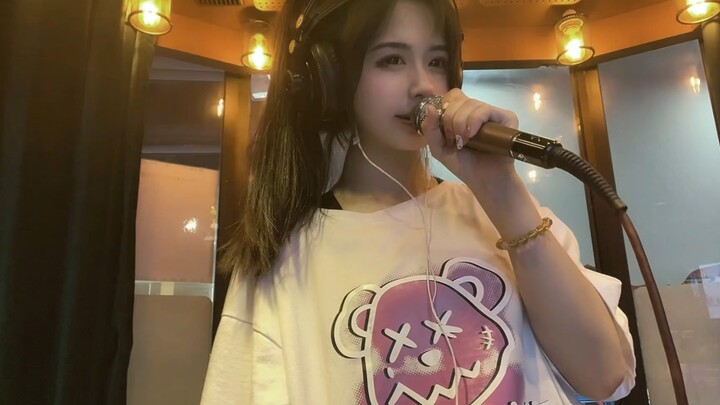 头一次在这里唱这个的 部分小叠们快开学了 好好学习天天向上 俺每天都在 木马～