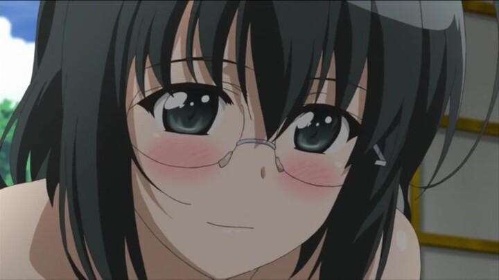cewek megane emang sangat menggoda~