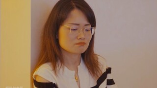 فتاة عزباء منذ 40 عامًا حضرت موعدًا غراميًا جماعيًا، لكنها لم تعجب بأي من الضيوف الرجال.