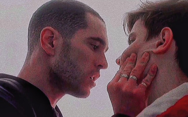 I Kissed The School Bully, And Then I Become His Toy