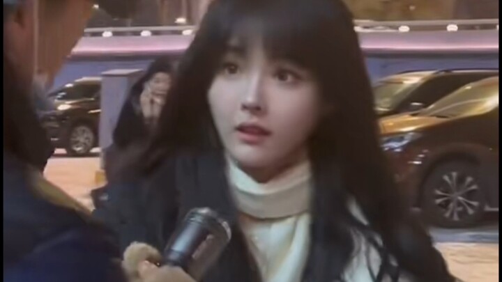 Vui nhất khi đi làm chính là được tan ca ( ⌯' '⌯)💼