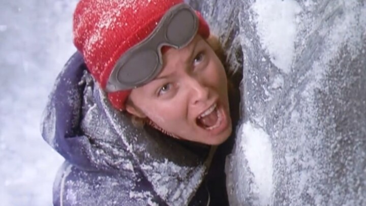 Life-or-Death Moment on the Cliff: Dad Bravely Cuts the Rope to Save His Daughter—Rescue in Desperat