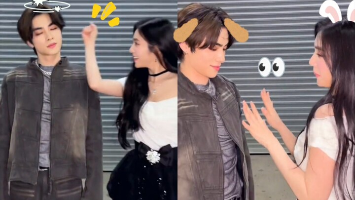 Kakak beradik paling menggemaskan dan menarik perhatian, Cha, yang mengendalikan anak anjing, telah 