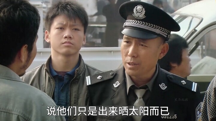 Young Man Reports Market “Administrators’ Illegal Fees,” Only to Be Surprised by the Police’s Respon