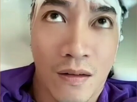Anh ấy thậm chí còn có chút mong chờ.