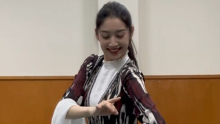 一起学民族舞呀～
