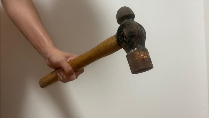 Bạn cùng phòng chơi game ầm ĩ giữa đêm, không ngủ được thì phải làm sao?