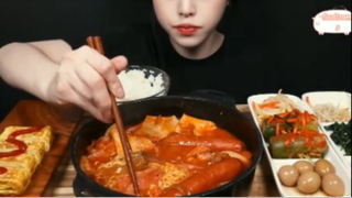 Canh xúc xích đầy thịt nguội phần 4 #mukbang