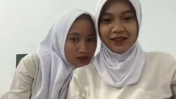 😳