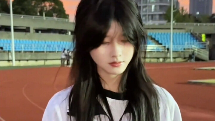 Inilah impian seorang siswa SMA laki-laki, kan?