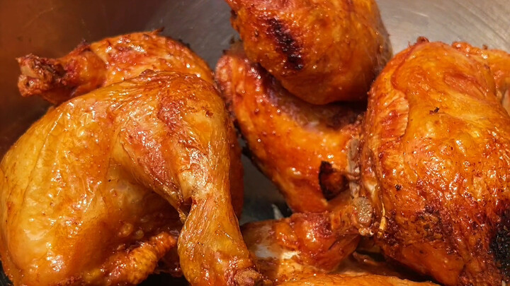 Ẩm thực Thái Lan: 40 năm chỉ để chiên ngon một con gà, món gà rán Michelin đường phố bình dân mà ngo