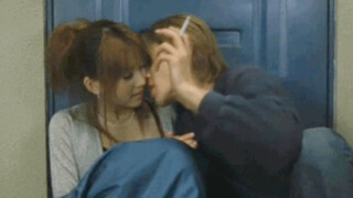 [Blow me a kiss]