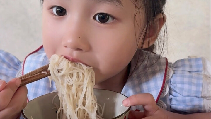 Let’s Dig Into a Big Pot of Rice Today!