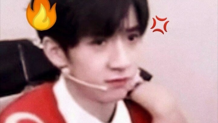 【He Junlin & Anda】Apa yang harus dilakukan jika dia suka mengenakan baju bertali? Tanya online, butu