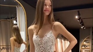 搭配自由度超高的礼服连衣裙，上下装分开用拉链连接，一件顶N件，你觉得实用性如何？
