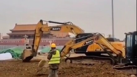 อย่างงานระดับเทพแบบที่ผมทำนี่ล่ะ ผู้นำ 8 คนต้องพาช่างฝีมือตัวเล็กๆ อย่างผมไปด้วยเลย