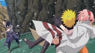 hampir aja sakura mati,untung ad Naruto