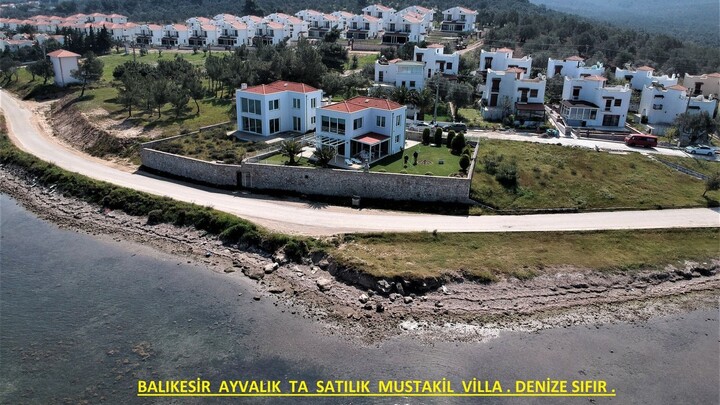 BALIKESİR AYVALİK TA SATİLİK DENİZE SİFİR VİLLA.KOD:1621.HÜSEYİN ÇALIŞKAN:+90-533-522-0028