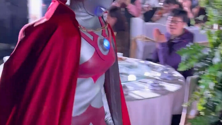 อุลตร้าแมนร่วมงานแต่งของแฟนคลับ