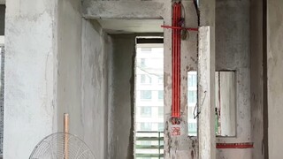 没想到瓦工师傅三两下就搞定了拱形镂空隔断