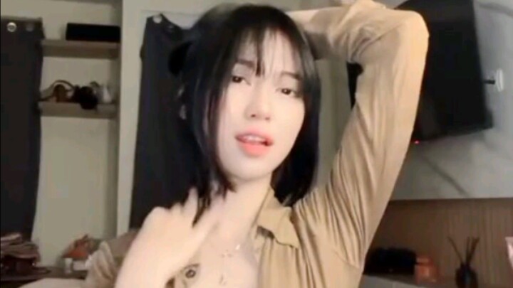 yg kacamata² Aja 🤤