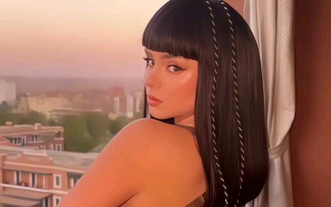 Plus-Size Pharaoh Girl