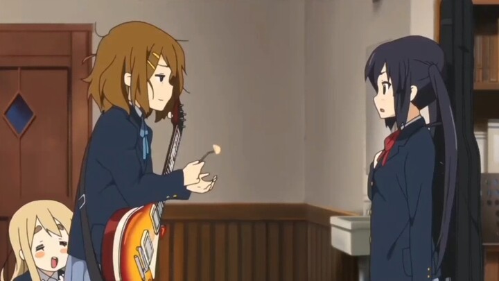 Vật dụng không thể thiếu khi trêu mèo, trêu chúng lần nữa!