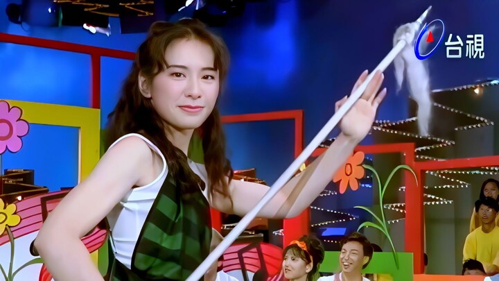 Năm ấy họ ở độ xuân sắc: Ha ha, Kỷ Hiểu Phù vừa hát hay, vừa đánh giỏi, lại còn đóng được cả Lữ Bố!