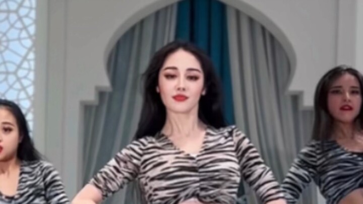 Tarian yang tampan dan indah