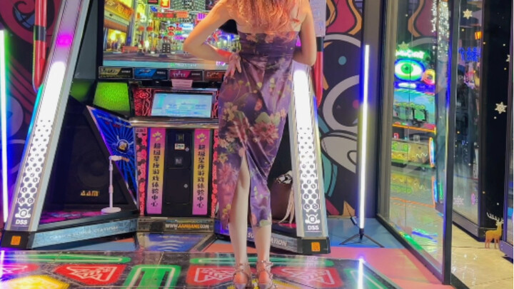 高跟旗袍，迷人性感，午夜恰恰舞，围观的视角～