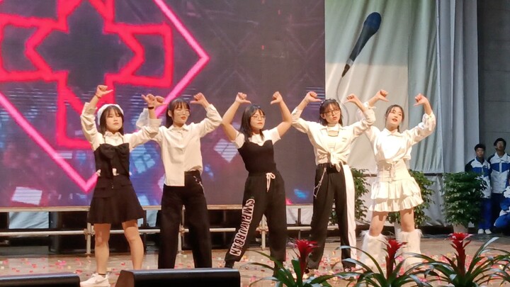Tianmen High School Grade 10 students’ cover dance of “TOMBOY + Pink Venom + WADADA + Sis is So Pret