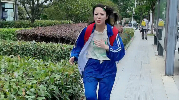 Hình phạt khi đi học đại học muộn: ngồi phía trước