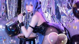 [cosplay] rất đen và trắng.