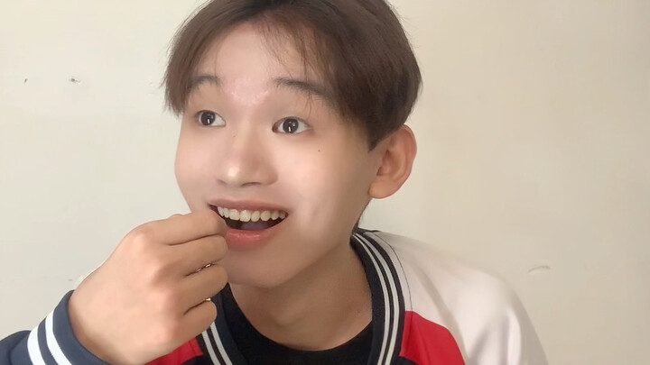 Ở nhà vs ở trường