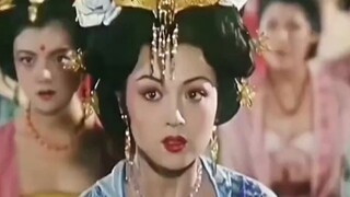 Trước đây, tại tiệc Phượng Hoàng Trâm, người ta chỉ nhổ một sợi tóc và tặng cho người khác như một p