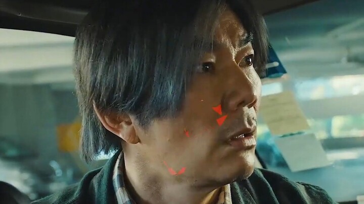 أنت وأخي قريبان من بعضكما، تلعبان حيلًا على أخيك