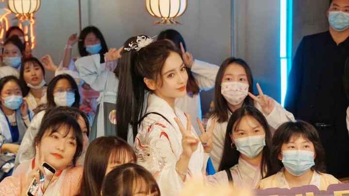 “วันเกิดน่ะเหรอ งั้นฉันก็เลือกวันดีๆ กลับมาสิ” ดาราชายทั้งหลายเรียนรู้จากเธอหน่อยได้ไหม