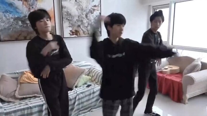 Who would have thought that He Junlin is actually a dance expert in girl groups? Oh my, Song Yaxuan 