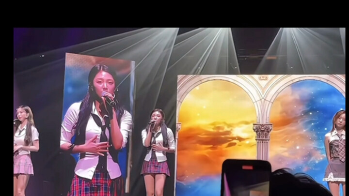 No wonder they muted Guan Ning and Yizhuo’s mics—every time Ning opened his mouth, the whole audienc