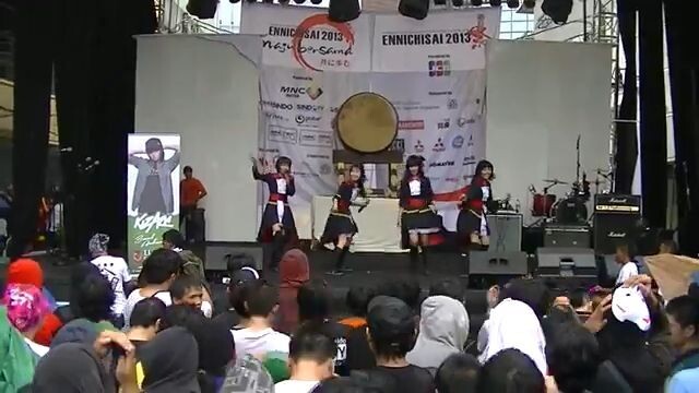 [LuSca] Suki chan - S-mileage (Dance + Sing Cover) Ennichisai 2013