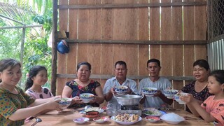 Ấm Bụng Với Tô Miến Gà Khi Cả Nhà Đang Vào Mùa Mưa Bão | TKQ & Family T989