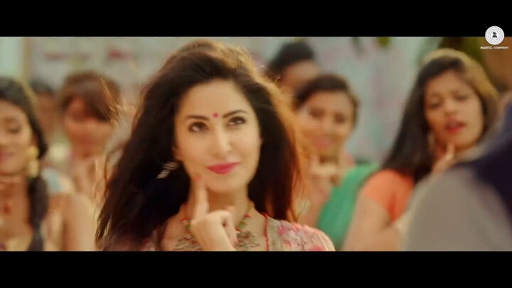 Nachde-Ne-Saare-Full-Video-Baar-Baar-Dek_Media_HgIW7P4dsXU_001_1080p
