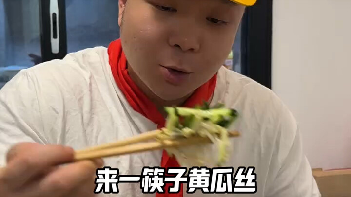 “Aku Paling Suka Makan Mi”