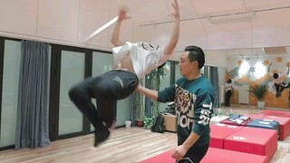 [Performance] Zhang Yixing's Backflip At Spring Festival Gala