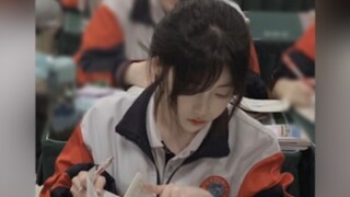 Ternyata ini dia teman sebangku idaman para cowok.