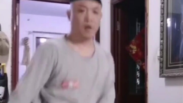 قام السيد نيو بتركيب سلة الكلاب لتحقيق حلم الرجال، مما أثار رد فعل رافضًا، وفي الصباح الباكر أصبح في