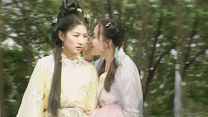 Inilah pelayan yang dididik oleh keluarga kaya, pandai bicara, cerdik dan cekatan, bisa dibilang seb