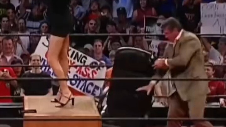 Nói về diễn xuất thì vẫn là ông chủ WWE!