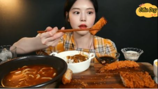 Udon kim chi, tôm chiên, thịt heo chiên xù phần 5 #mukbang