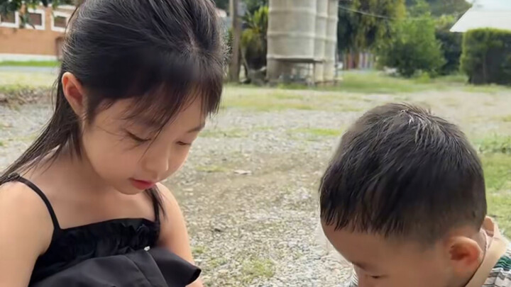 The Thai nanny's son is having a birthday, and she quietly prepared a surprise for this guy.
